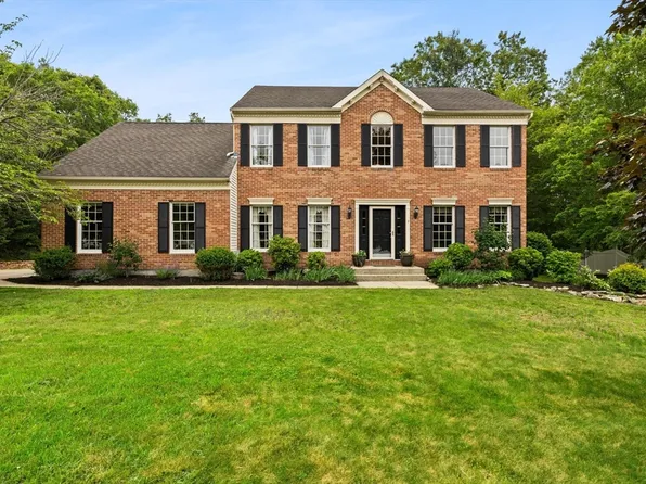 3 Norumbega Cir, Franklin, MA 02038