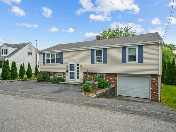 19 Goulart Ave, Bristol, RI 02809