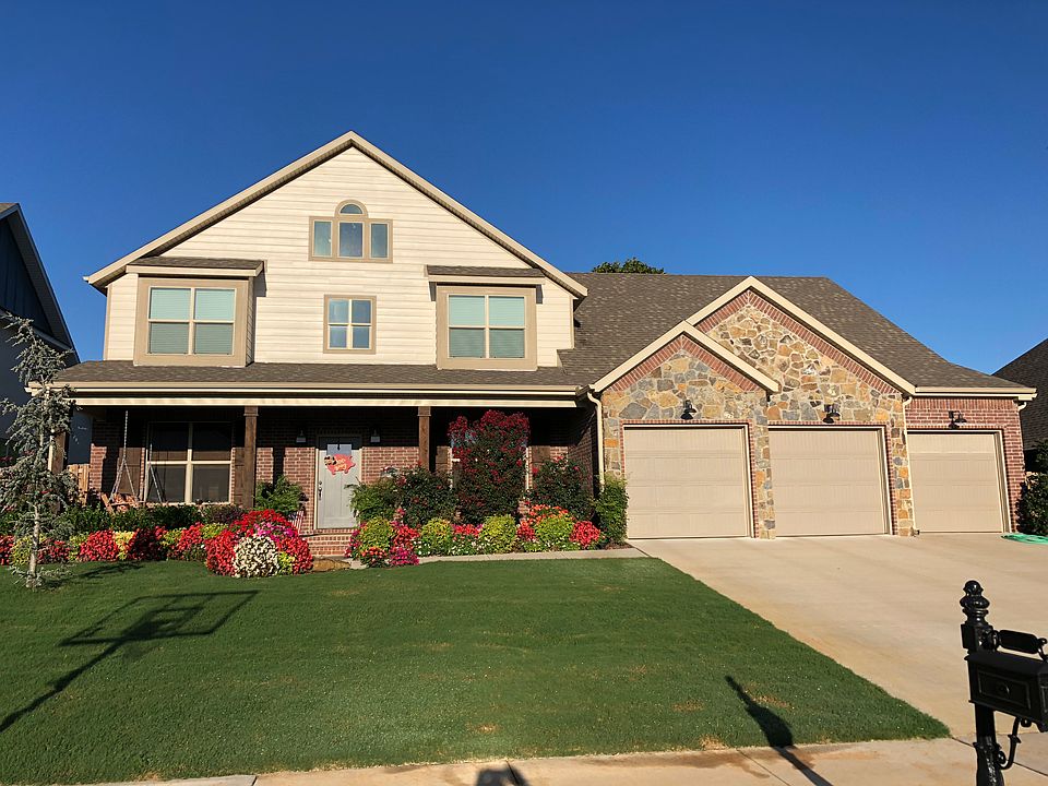 1st image of 2533 N Glenmoor Dr
