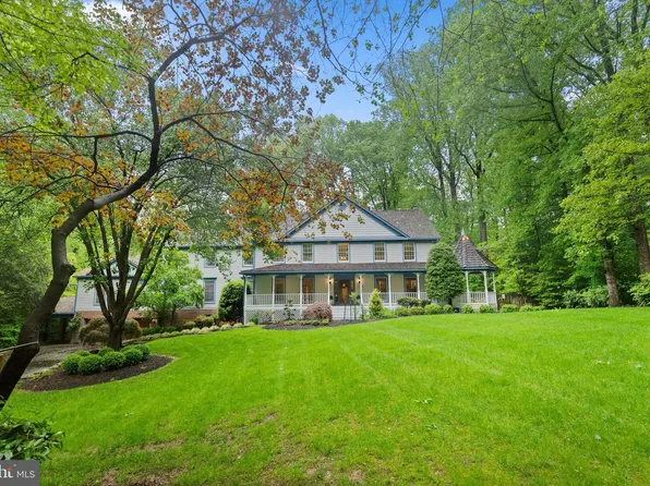 9080 Eaton Park Rd, Great Falls, VA 22066