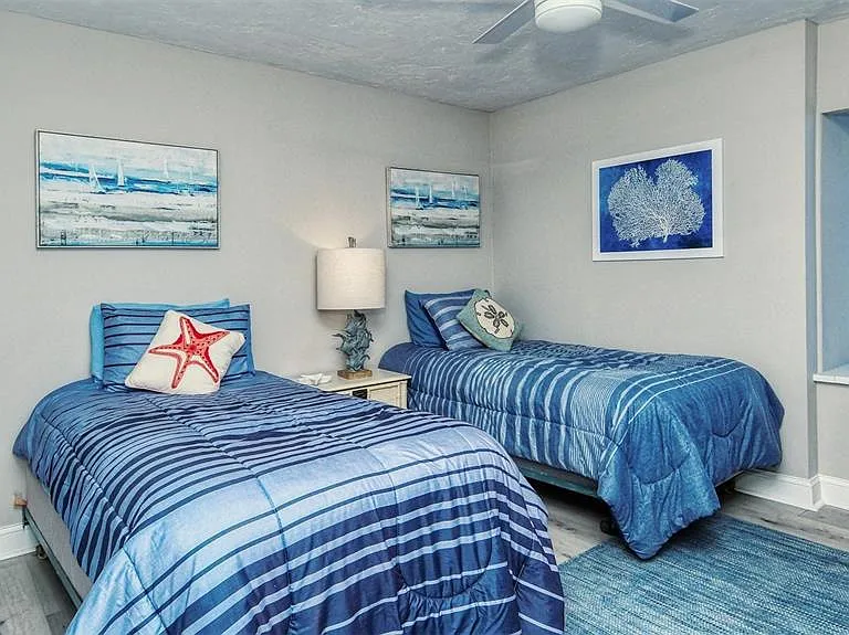 1255 E Peppertree Dr #305 — Photo 9
