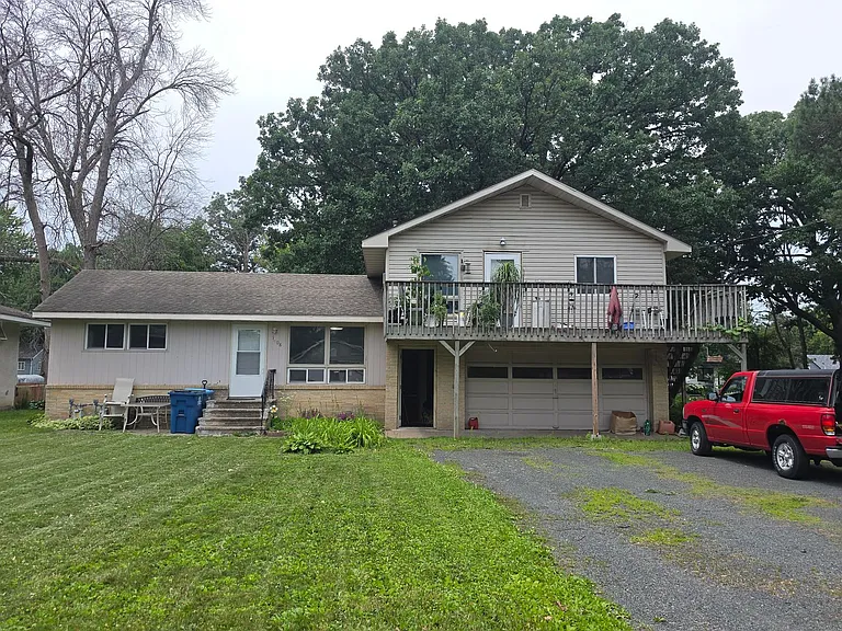 1008 7th St SE — Photo 1