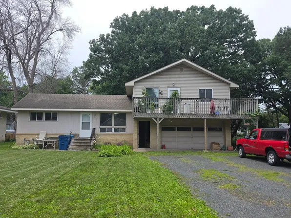 1008 7th St SE, Forest Lake, MN 55025