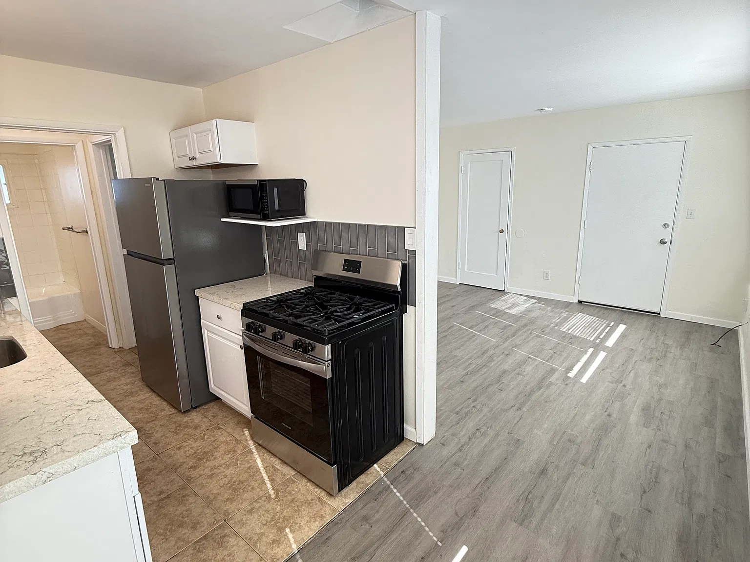 1 bed, 590 sqft, $1,895 — Photo 1