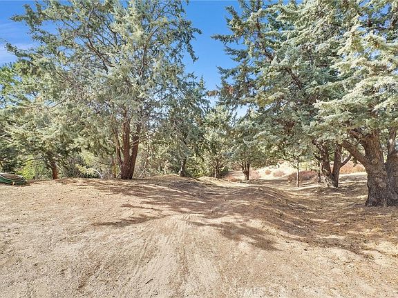 5th image of 48085 Twin Pines Rd