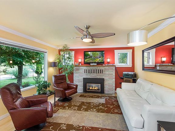 5th image of 11876 Clear Creek Ct NW