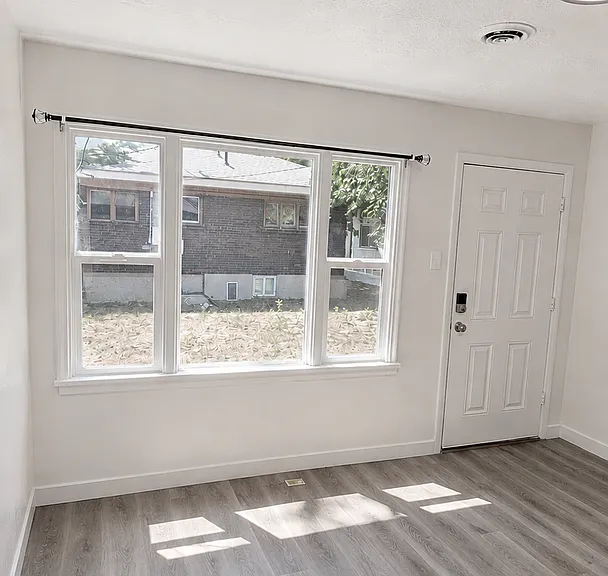 163 E Commonwealth Ave — Photo 5