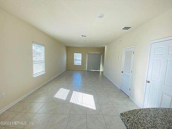 5th image of 59 Temple Dr