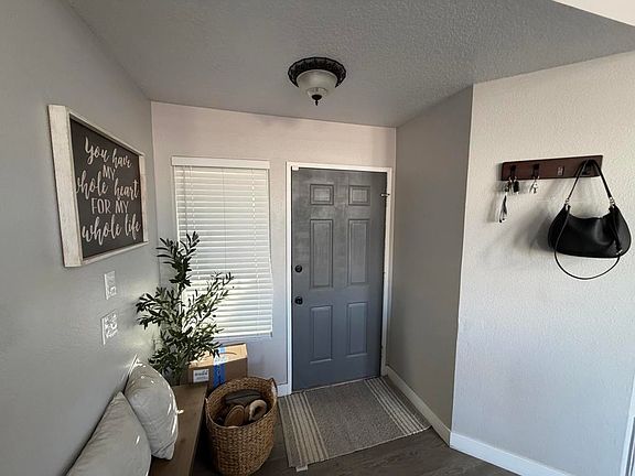 3rd image of 460 River Valley Ave