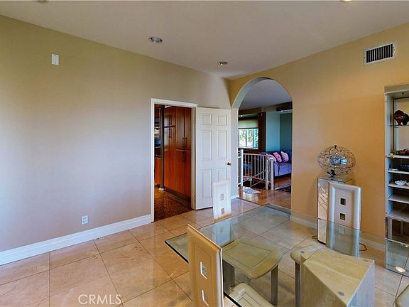 5th image of 4936 Llano Dr