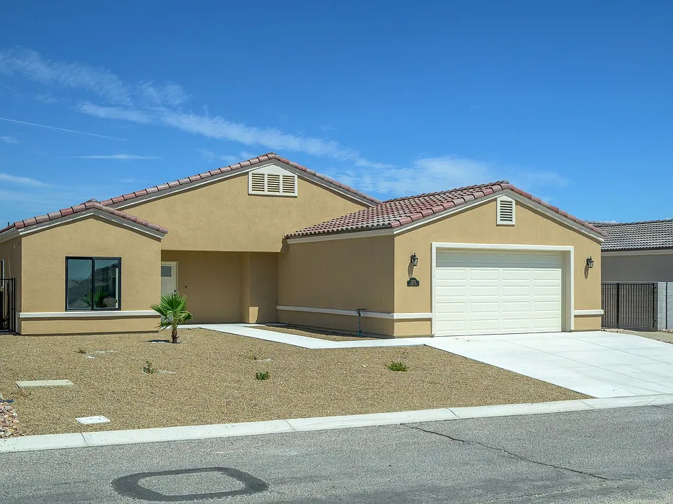 2213 E Hayden Way