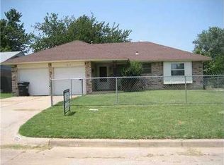 1033 SW 1st St, Moore, OK 73160