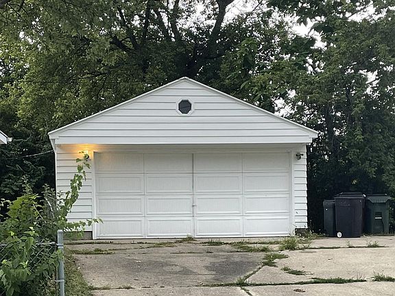 3rd image of 1327 Stuben Dr