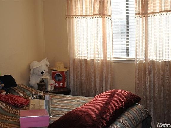 5th image of 3251 Miramonte Dr