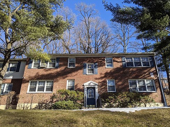 5th image of 62 Underhill Ave APT 2A