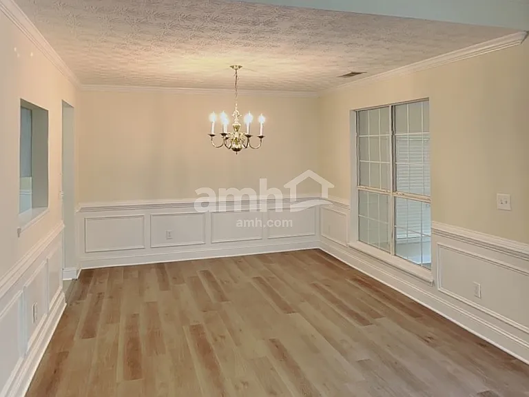 1365 Morrow Dr — Photo 6
