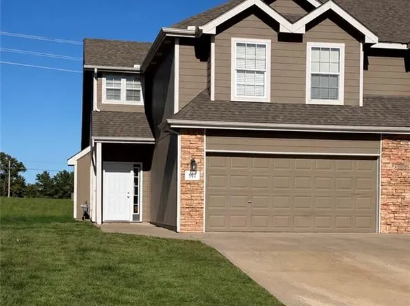 911 169th St, Basehor, KS 66007
