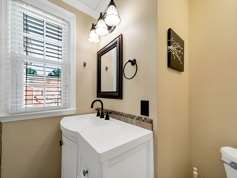 1143 Agnew Dr — Photo 5