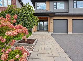 114 Larimar Cir, Ottawa, ON K1X0B7