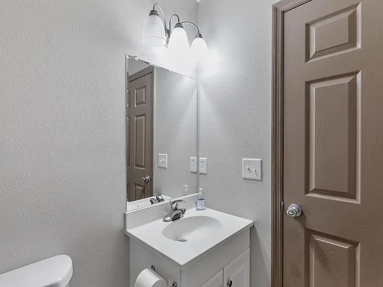1235 N. Bronough Street — Photo 46