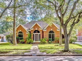 3202 Serene Oak Dr, Sugar Land, TX 77478