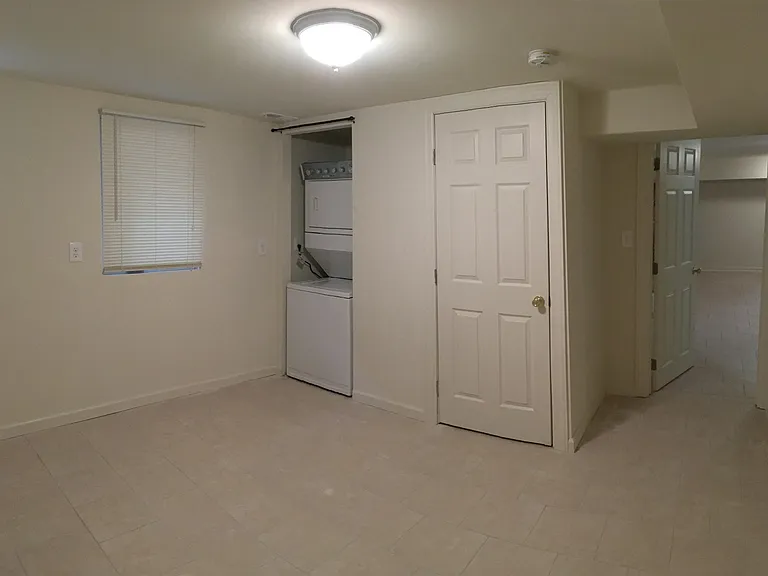25 S Oakland Ave #LOWER LEVEL — Photo 8