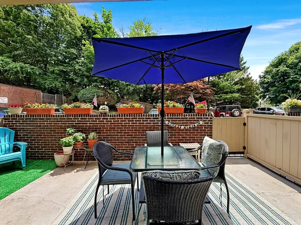 66 Main St APT 11A, Stoneham, MA 02180