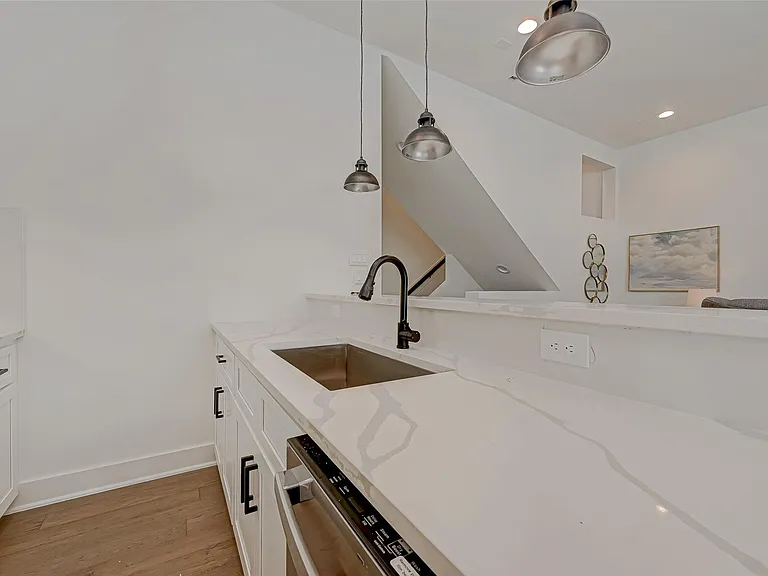 6022 Beall St — Photo 13