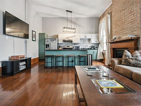 4th image of 1404 Prytania St #F2