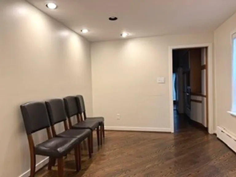 1807 Lovering Ave — Photo 3