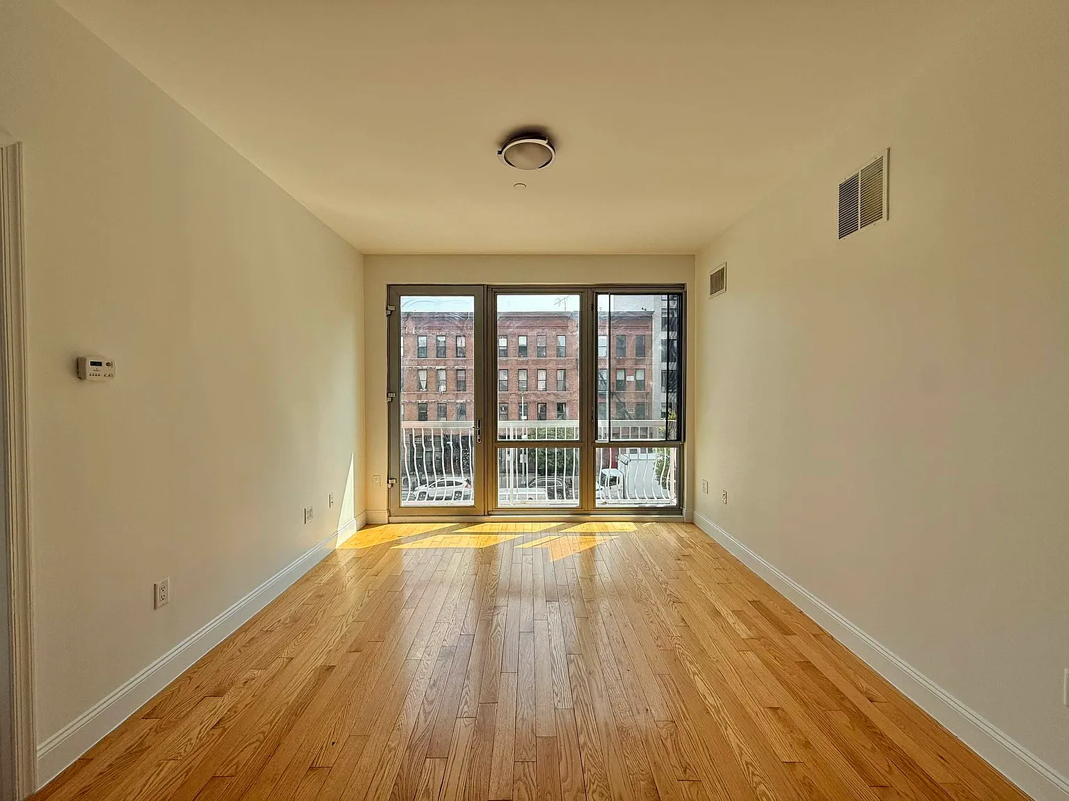 579 Warren Street — Photo 3