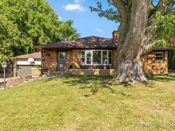 630 Westview Ave NW, Grand Rapids, MI 49504