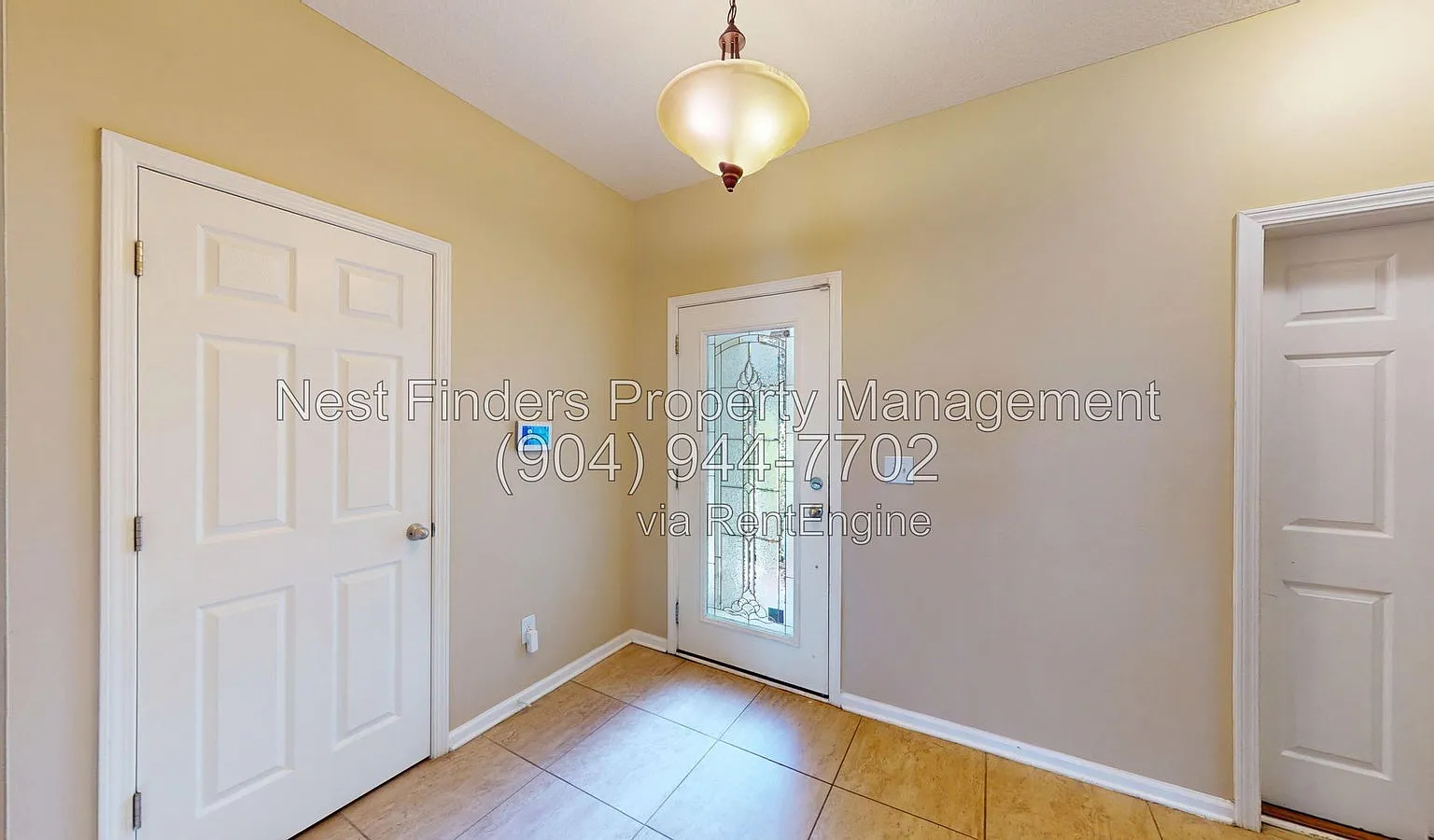 4 bed, 2.5 bath, 2410 sqft, $3,425 — Photo 4
