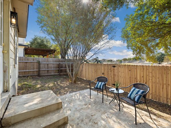 3953 brook hollow, Schertz, TX 78154