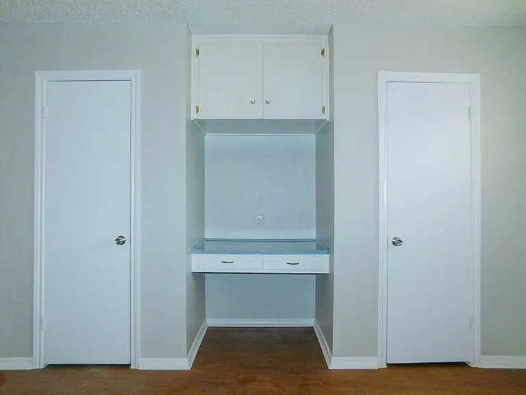 401 Betchan St #4A — Photo 10