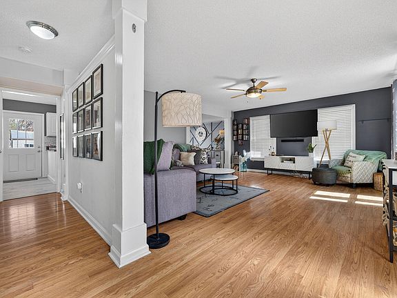 3rd image of 2317 Florida Ct
