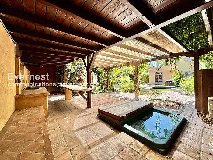 132 N Crescent Heights Blvd — Photo 31