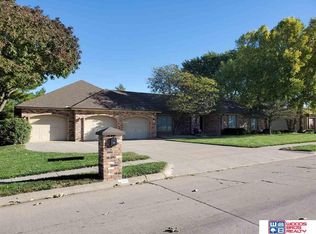 1300 Country Club Ln, Beatrice, NE 68310