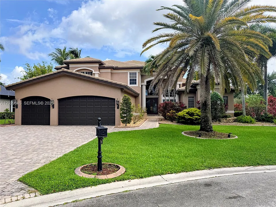 10445 Canterbury Ct