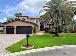 10445 Canterbury Ct, Davie, FL 33328