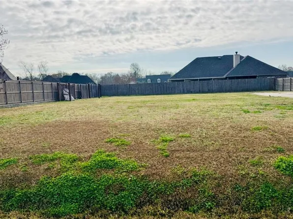 103 General Taylor Dr, Hahnville, LA 70057