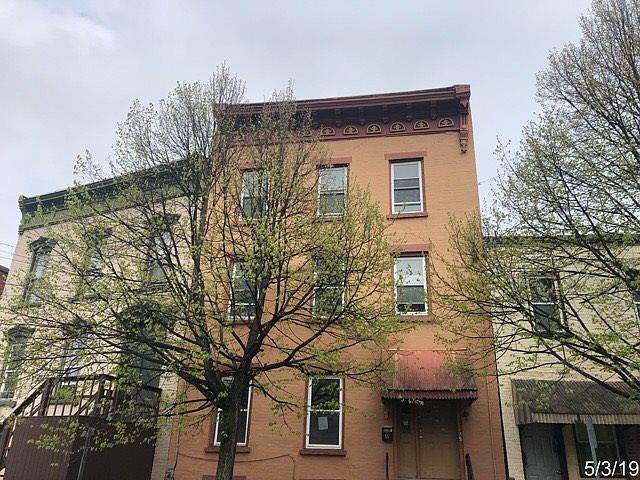 Building Photo 4