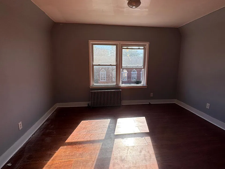 1231 Clinton Ave #3