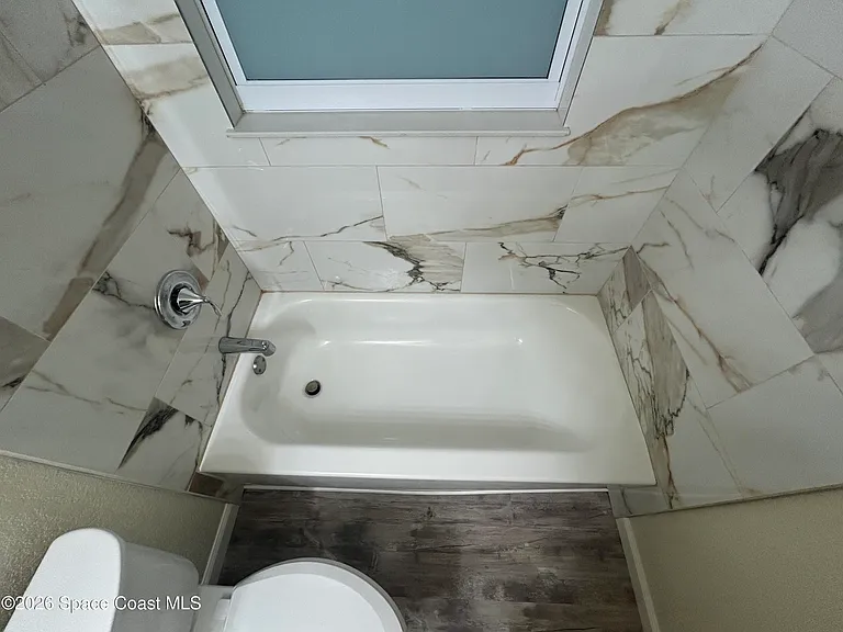 101 Lagrange Ave #101 — Photo 17