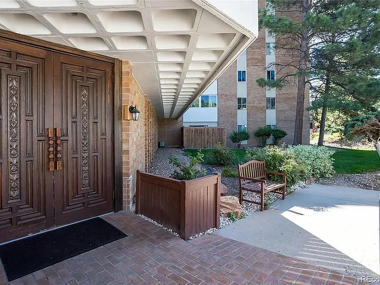 2880 S Locust St #S404 — Photo 16