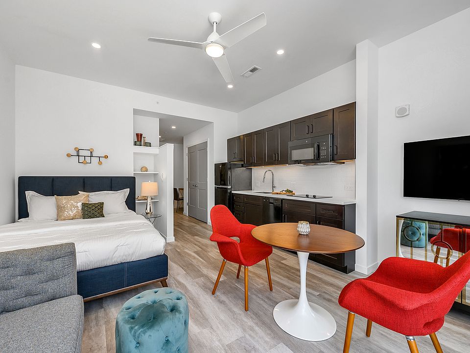 studio layout at The Blonde