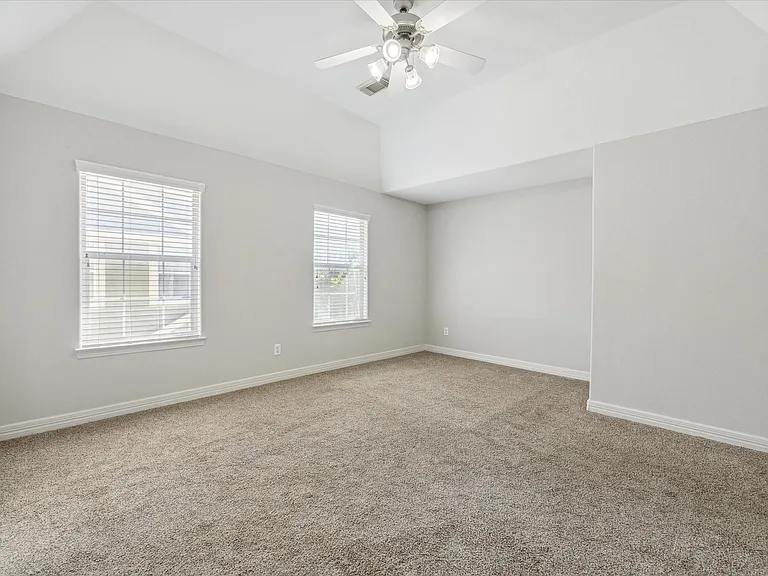 2624 Detering St — Photo 10