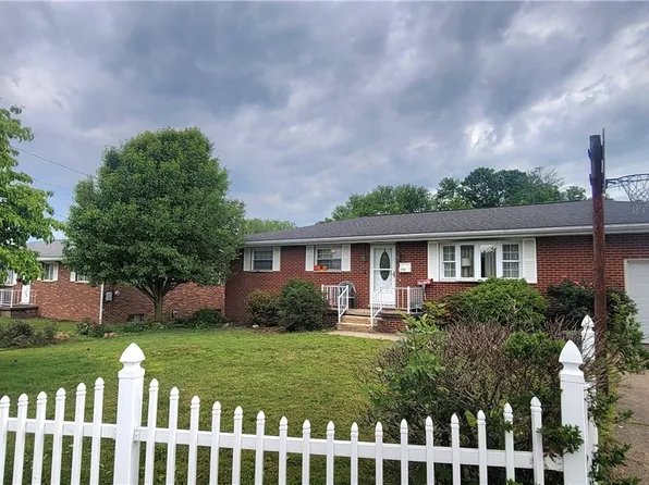 2126 McTaggart St, Belpre, OH 45714