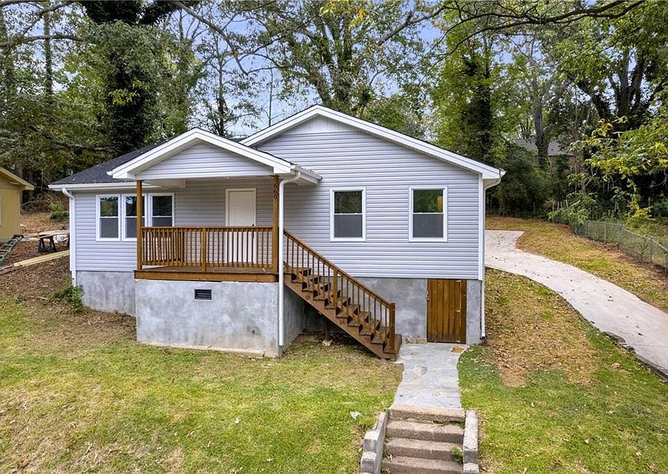 1st image of 660 Hillcrest Ave