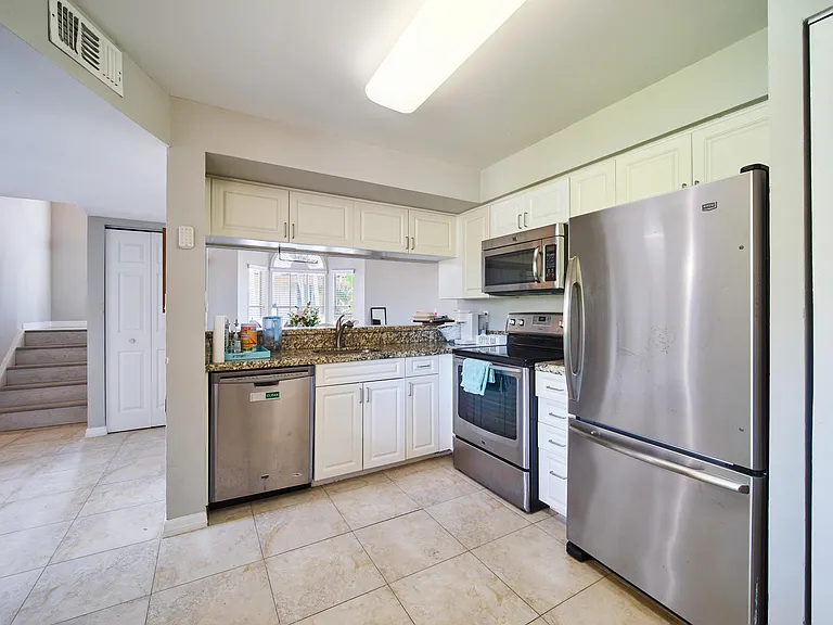 13201 Glenmoor Dr — Photo 10